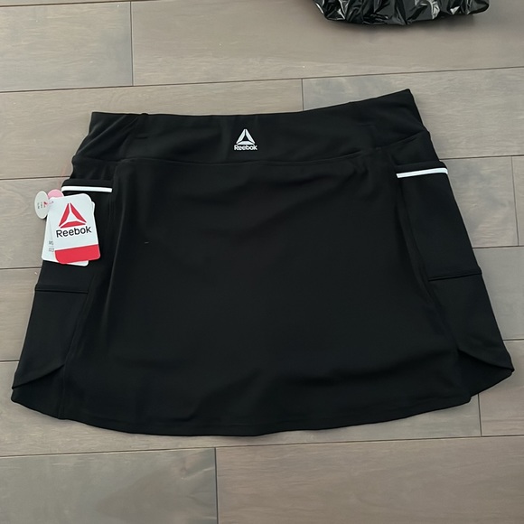 NWT black Reebok skort - Picture 4 of 5